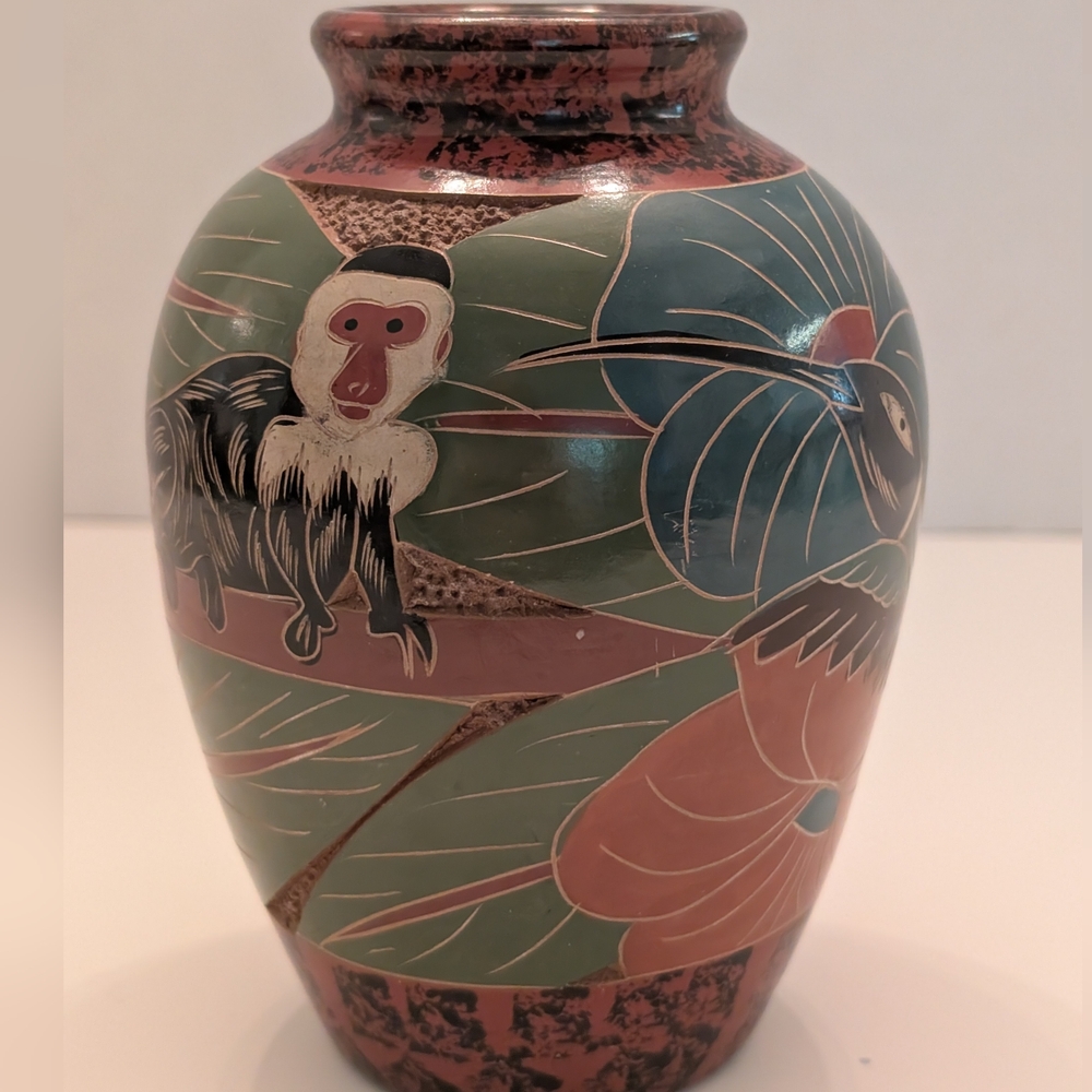 Beautiful "Sgaffito Art Pottery Vase"